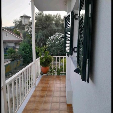 Ενοικιαζόμενο Διαμέρισμα Ligia Exterior foto